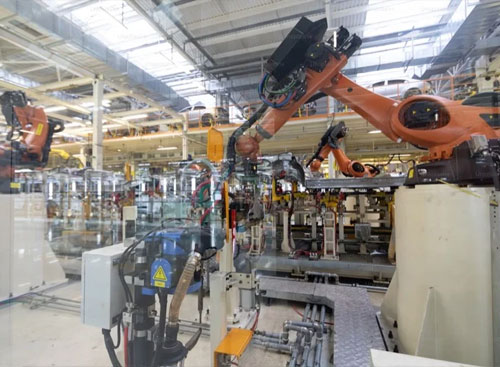 Mitsubishi presenta el PLC de la serie MX con herramientas de inteligencia artificial integradas